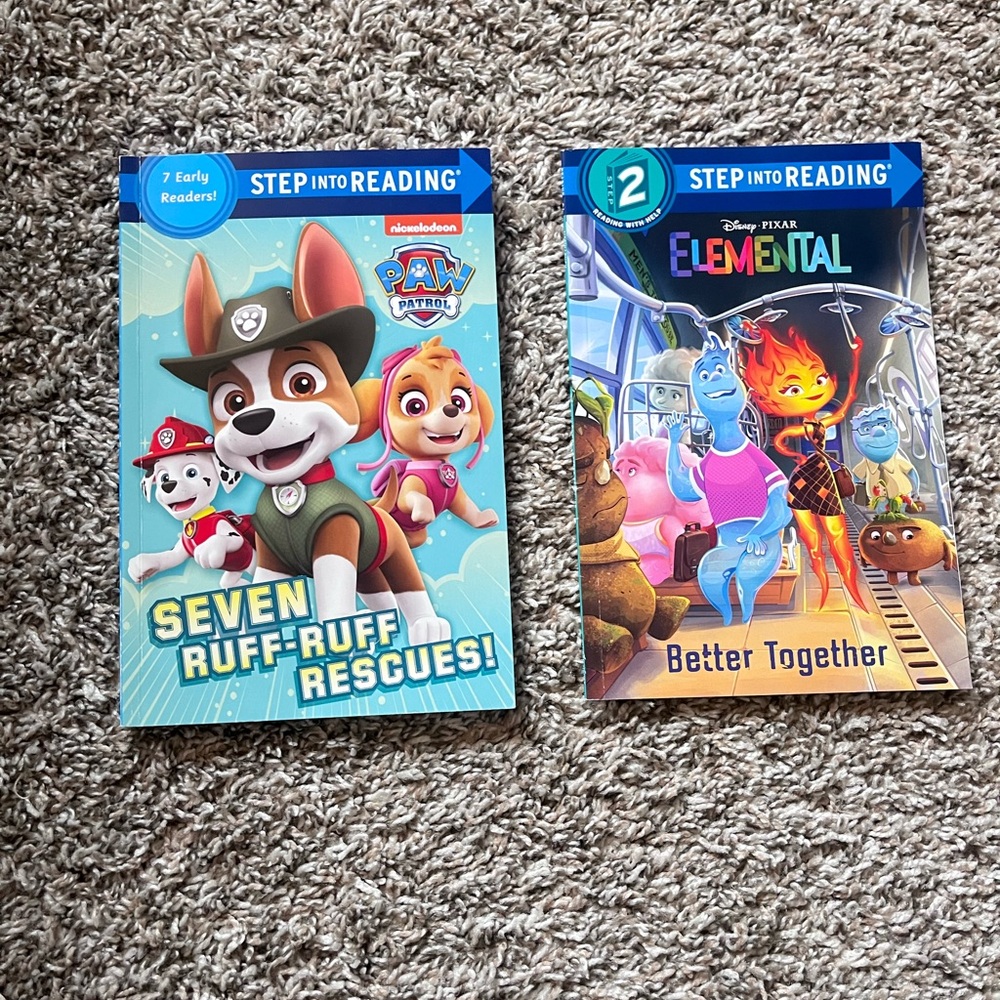 Nickelodeon PAW Patrol Reading Book - Blue and Red